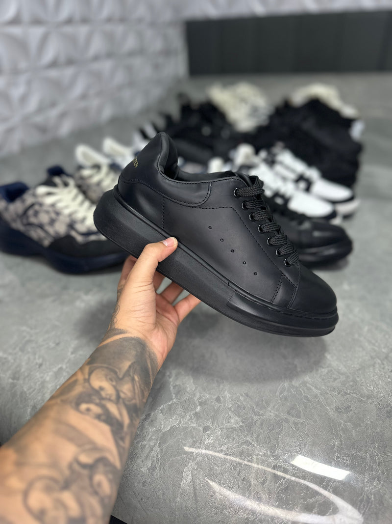 Tênis Alexander McQueen Oversized Preto